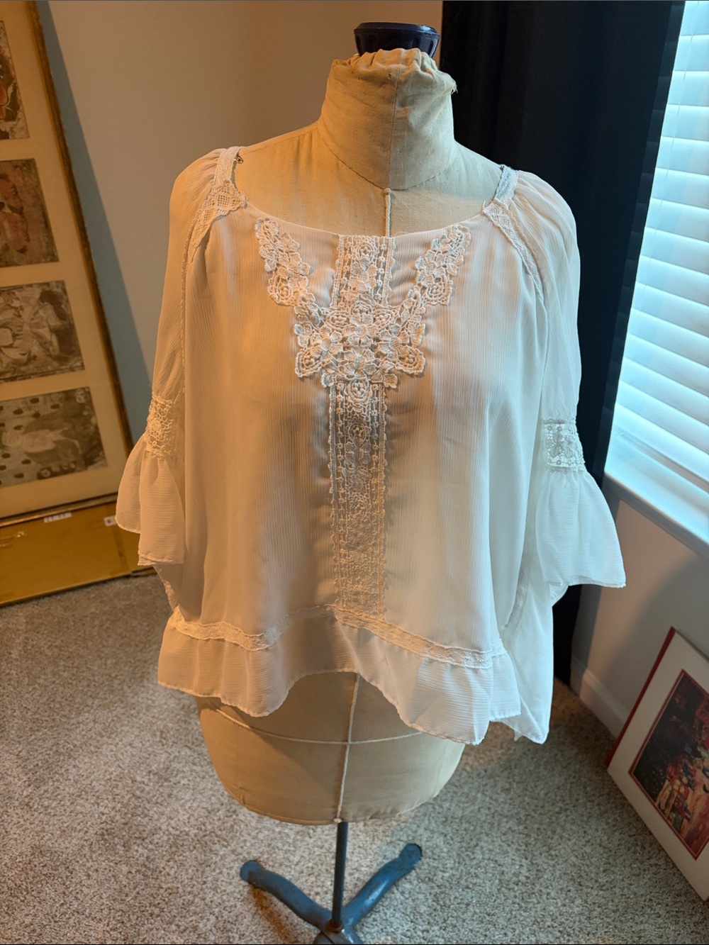 Jennifer Lopez Cream Lace-Front Boho Blouse